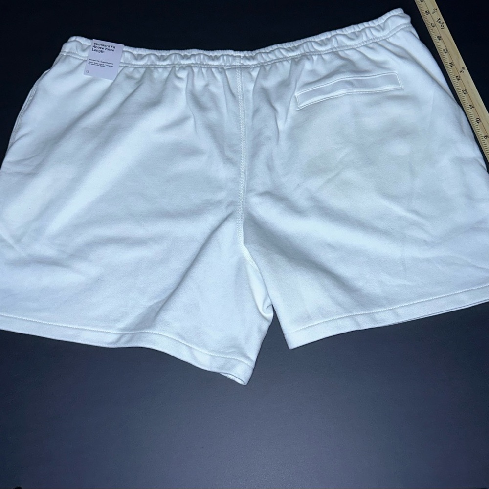 Nike Men's Athletic White Shorts - Picture 4 of 5